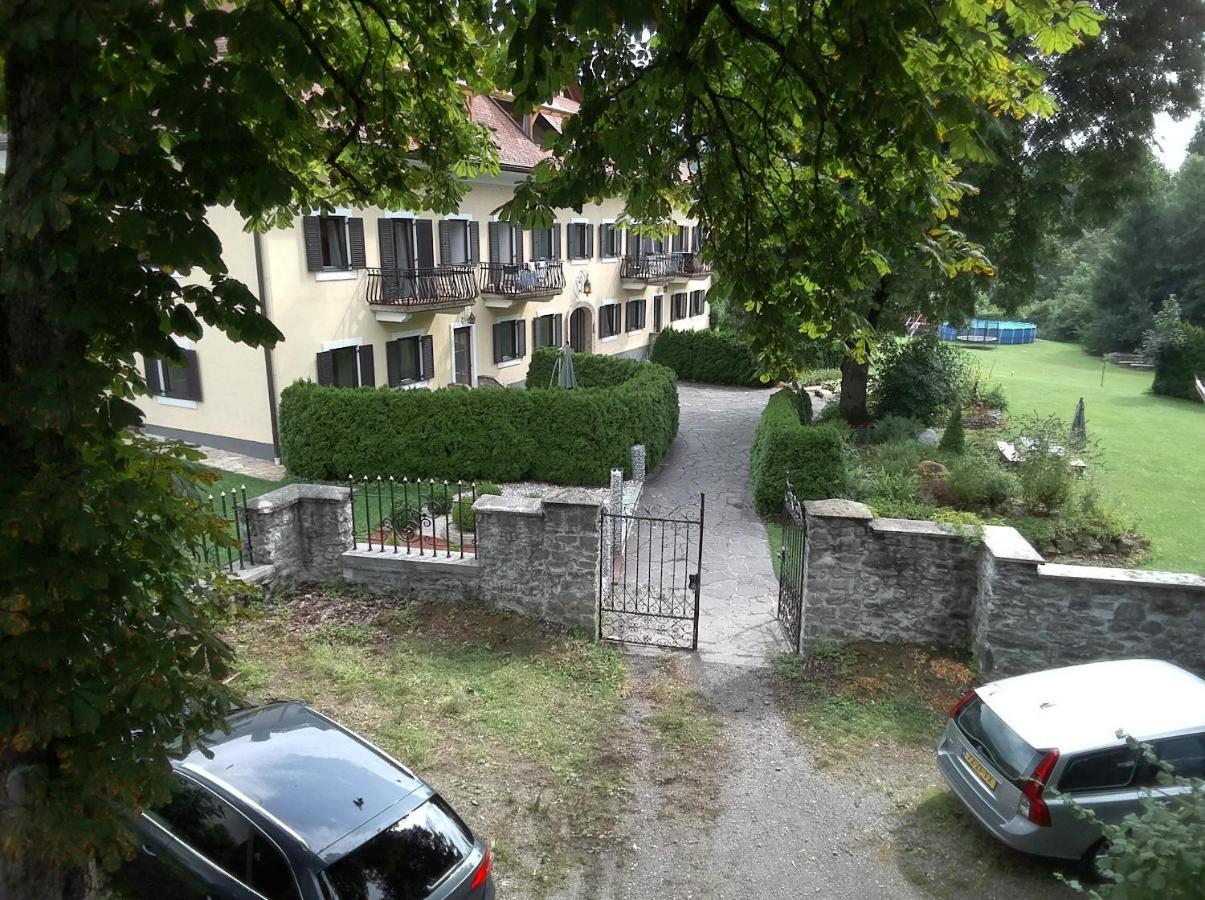 Garten- & Loggia-Appartement Herrenhaus Dellach im Drautal Exterior foto